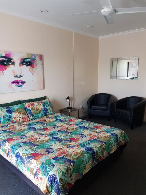 Wentworth Central Motor Inn - Redcliffe Tourism 3