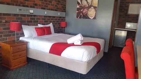 Wentworth Club Motel - Redcliffe Tourism 1