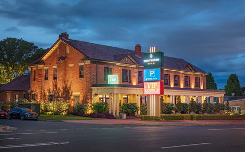 Wentworth Hotel - Redcliffe Tourism 0