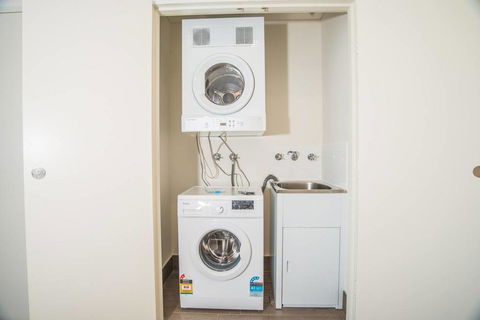 Wentworth Point 2Beds1Study2Bath Brand New APT - Redcliffe Tourism 1