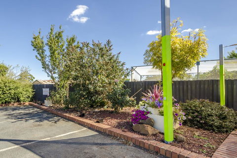 Werribee Motel And Apartments - Redcliffe Tourism 2