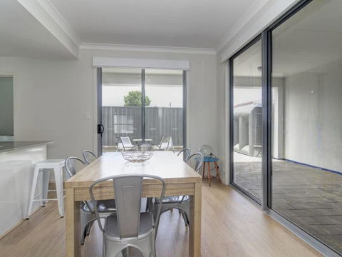 West Croydon Condo - Redcliffe Tourism 2