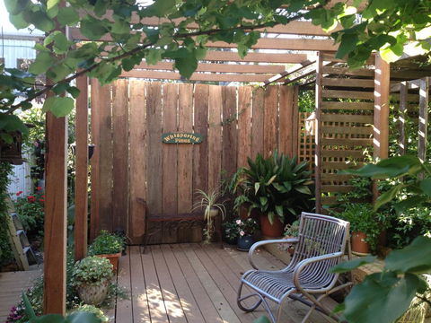 Whispering Pines Bed And Breakfast - Redcliffe Tourism 0