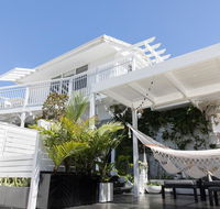 White Beach Cottage - Redcliffe Tourism