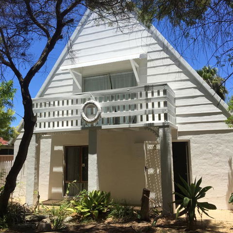White Cottage - Redcliffe Tourism 3