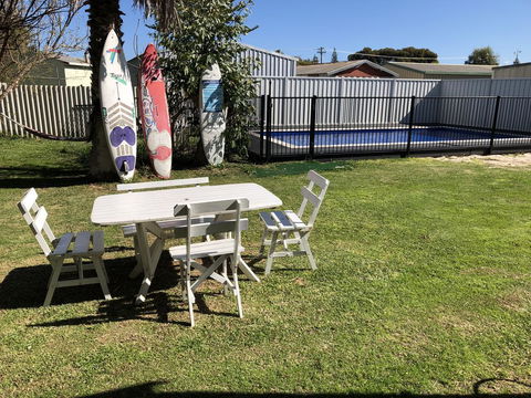 White Cottage - Redcliffe Tourism 2
