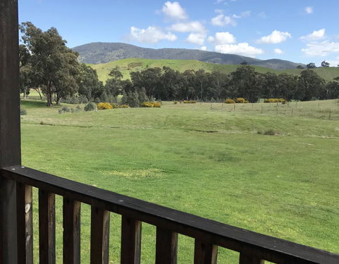 Wimmera Hills Winery - Redcliffe Tourism 1