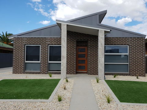 Wimmera Plains - Redcliffe Tourism 0