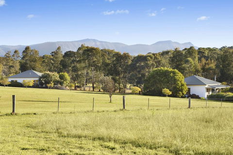 Windsors Edge Cottage Pokolbin - Redcliffe Tourism 1