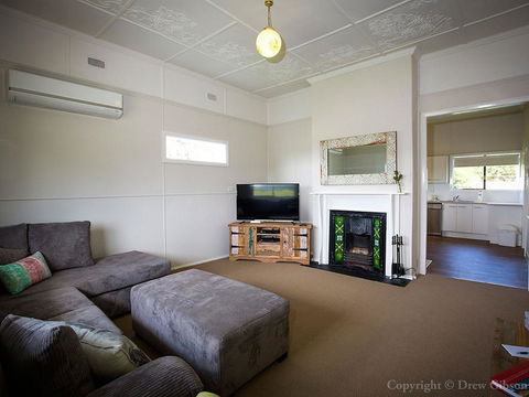 Wine Country Cottage Located Right At The Hunter Valley Gateway, Close To Everything - Redcliffe Tourism 1