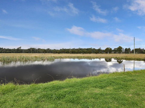 Wine Country Homestead Estate - Redcliffe Tourism 0