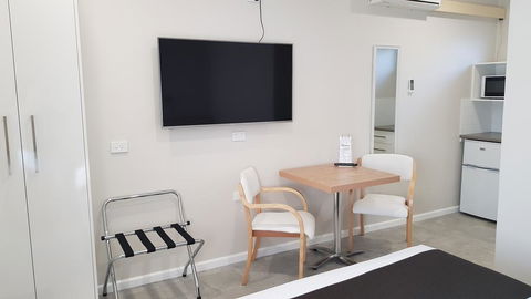Wingham Motel - Redcliffe Tourism 2