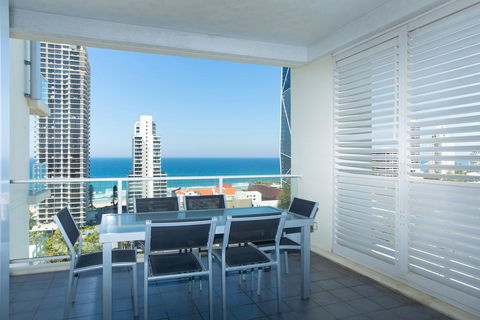 Wings Resort - Private Apartments - Redcliffe Tourism 1