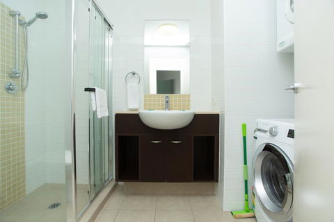 Wings Resort - Private Apartments - Redcliffe Tourism 2