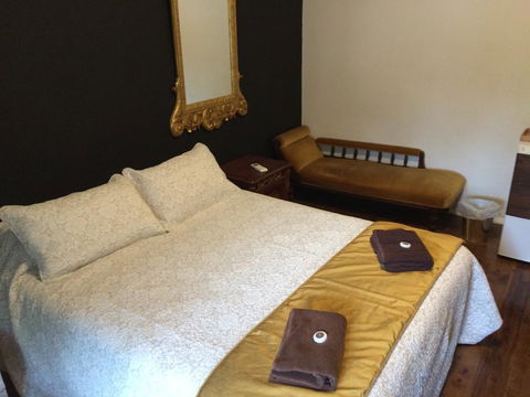 Wisemans Inn - Redcliffe Tourism 2