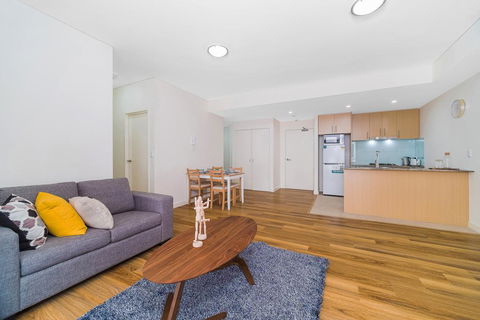 Wolli Creek Airport Serviced 2 Bedroom Apartment - Redcliffe Tourism 1