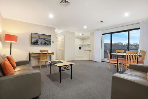 Wollongong Serviced Apartments - Redcliffe Tourism 3