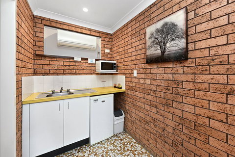 Woongarra Motel - Redcliffe Tourism 2