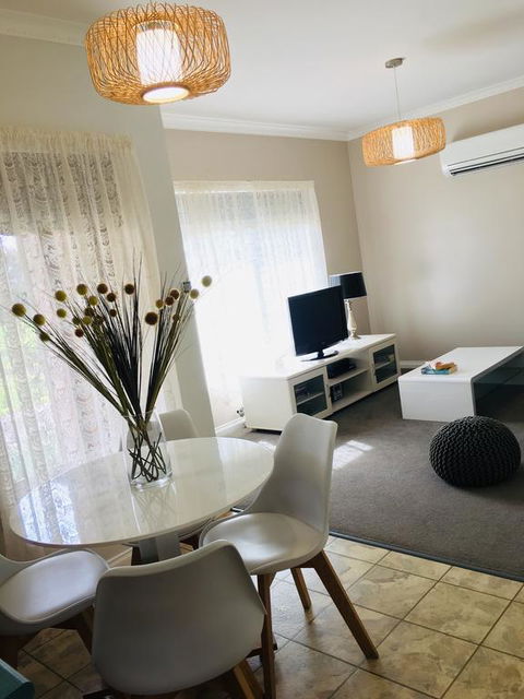 Wypinga B&B - Pet Friendly - Redcliffe Tourism 3