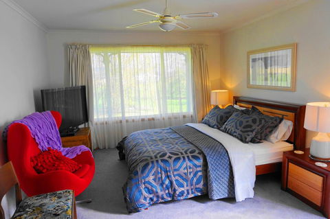 Yarragon 4 Bedroom House In Gippsland - Redcliffe Tourism 2
