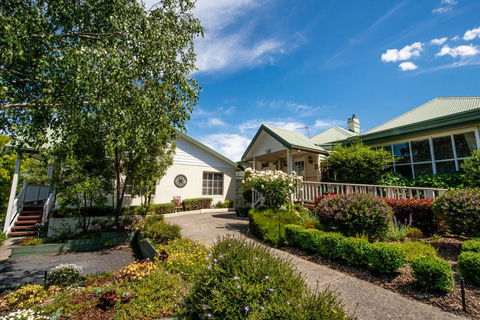 Yarra Gables - Redcliffe Tourism 1