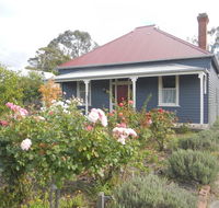 Yarram Cottage Art and Accommodation - Redcliffe Tourism