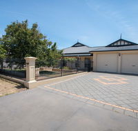 Yellow Rose Cottage - Redcliffe Tourism