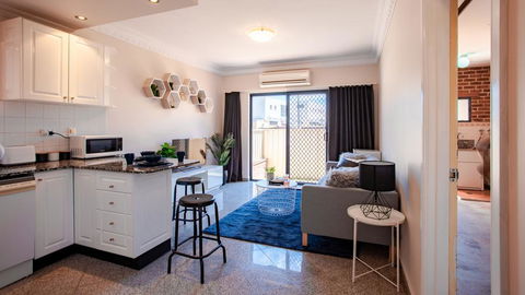 Your Home Here In Sydney - Redcliffe Tourism 3