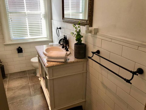 YSG The Edward Townhouse 153 - Walk To Town - Redcliffe Tourism 3
