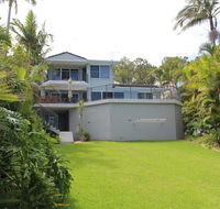 Zaffiro Beach House - Redcliffe Tourism