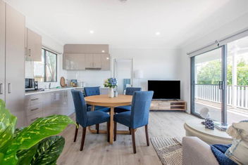 \'Redcliffe Retreat\' Moreton Bay Coastal Cottage with Redcliffe Tourism