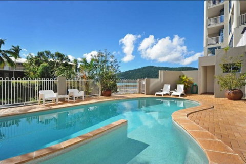 AirliediseNO Hills5min Walk 2 Port Of Airlie/Ferry TerminalWiFiNetflix - Redcliffe Tourism 2