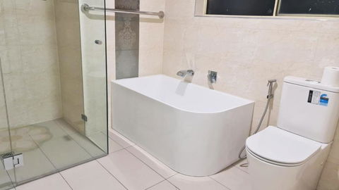 3 Bed Room, Luxury Home - Redcliffe Tourism 4