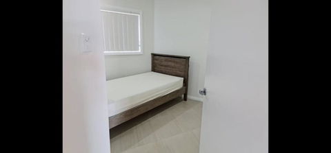 2 Bedroom Modern Home At 61A Glenn St Dean Park NSW - Redcliffe Tourism 3