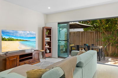3-Bed Beach Haven with Patio, BBQ & Secure Parking