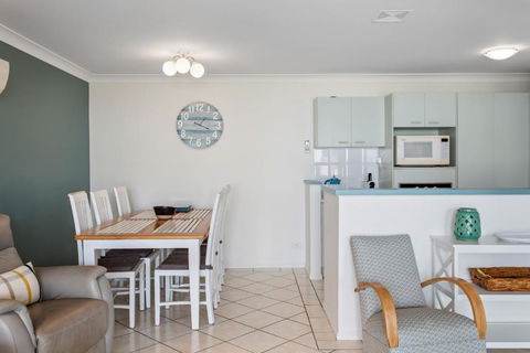 3-Bed With Alfresco Dining & BBQ 300m To The Beach - Redcliffe Tourism 2