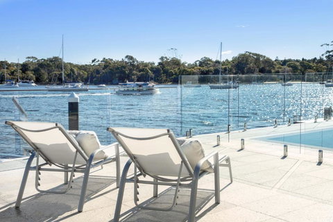 Affordable Riverfront, Pool, Private Pontoon - Redcliffe Tourism 1