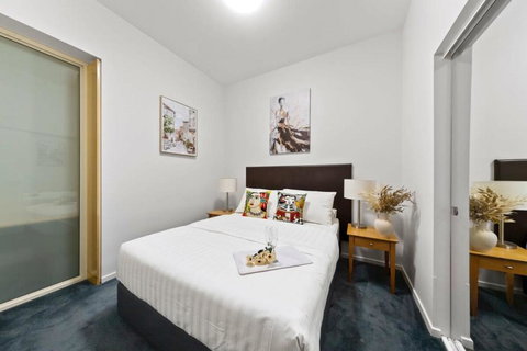 A Chic Apartment On Bourke St Near Chinatown - Redcliffe Tourism 0