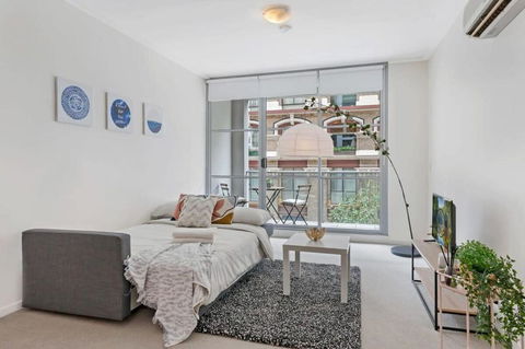 A Comfy & Modern Studio Near Darling Harbour - Redcliffe Tourism 4