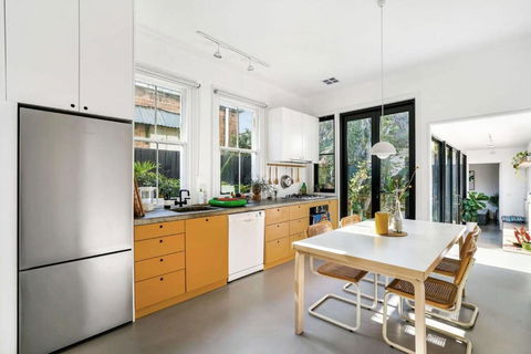 A Designer Terrace House By Edinburgh Gardens - Redcliffe Tourism 1