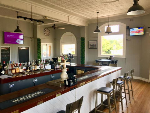 Abermain Hotel - Redcliffe Tourism 4