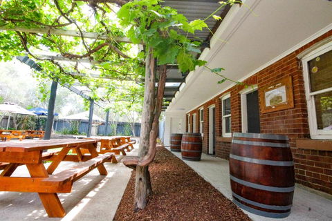 Abermain Hotel - Redcliffe Tourism 0