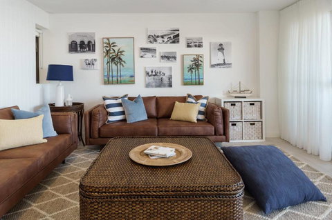 Absolute Beachfront Bliss On Kings Beach - Redcliffe Tourism 3