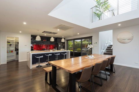 Absolute Waterfront, Amazing Views, Maloneys Beach - Redcliffe Tourism 4