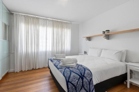 Absolute Waterfront Only 15 Minutes From Hobart - Redcliffe Tourism 2