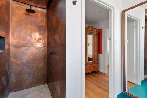 Absolute Waterfront Only 15 Minutes From Hobart - Redcliffe Tourism 3