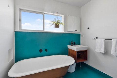 Absolute Waterfront Only 15 Minutes From Hobart - Redcliffe Tourism 4