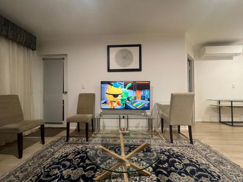 ADELAIDE CBD APARTMENT - 3BR, 2BATH & CARPARK - Redcliffe Tourism 2