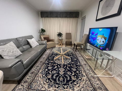 ADELAIDE CBD APARTMENT - 3BR, 2BATH & CARPARK - Redcliffe Tourism 3
