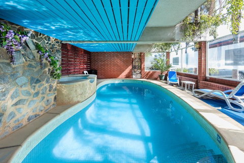 Adelaide Granada Motor Inn - Redcliffe Tourism 0